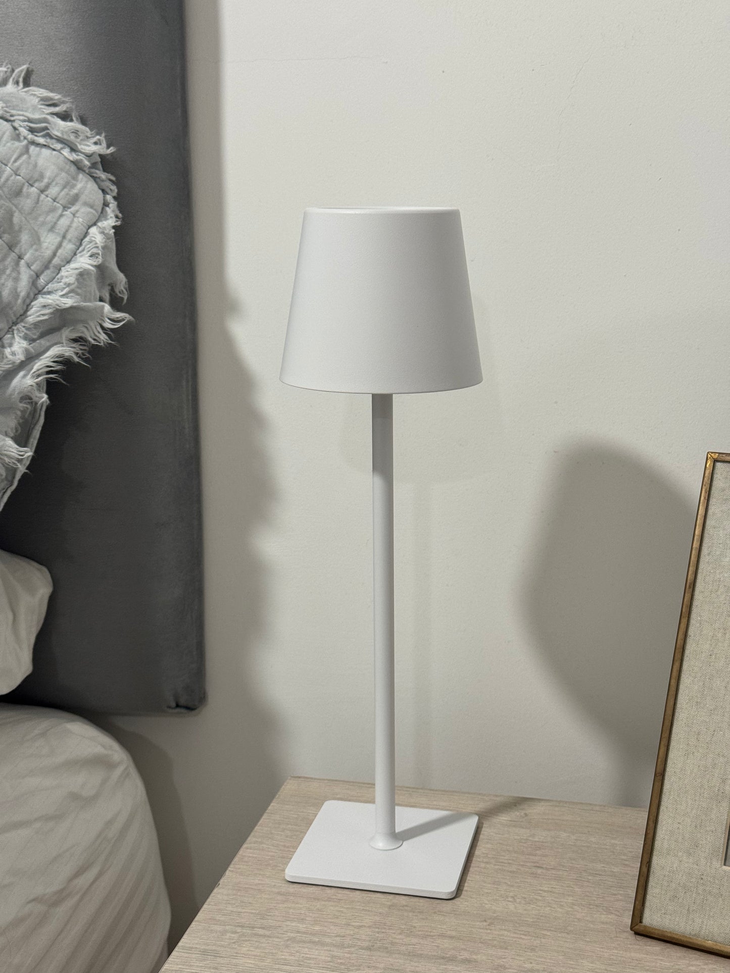 LÁMPARA SOFISTICADA LED TÁCTIL INALÁMBRICA